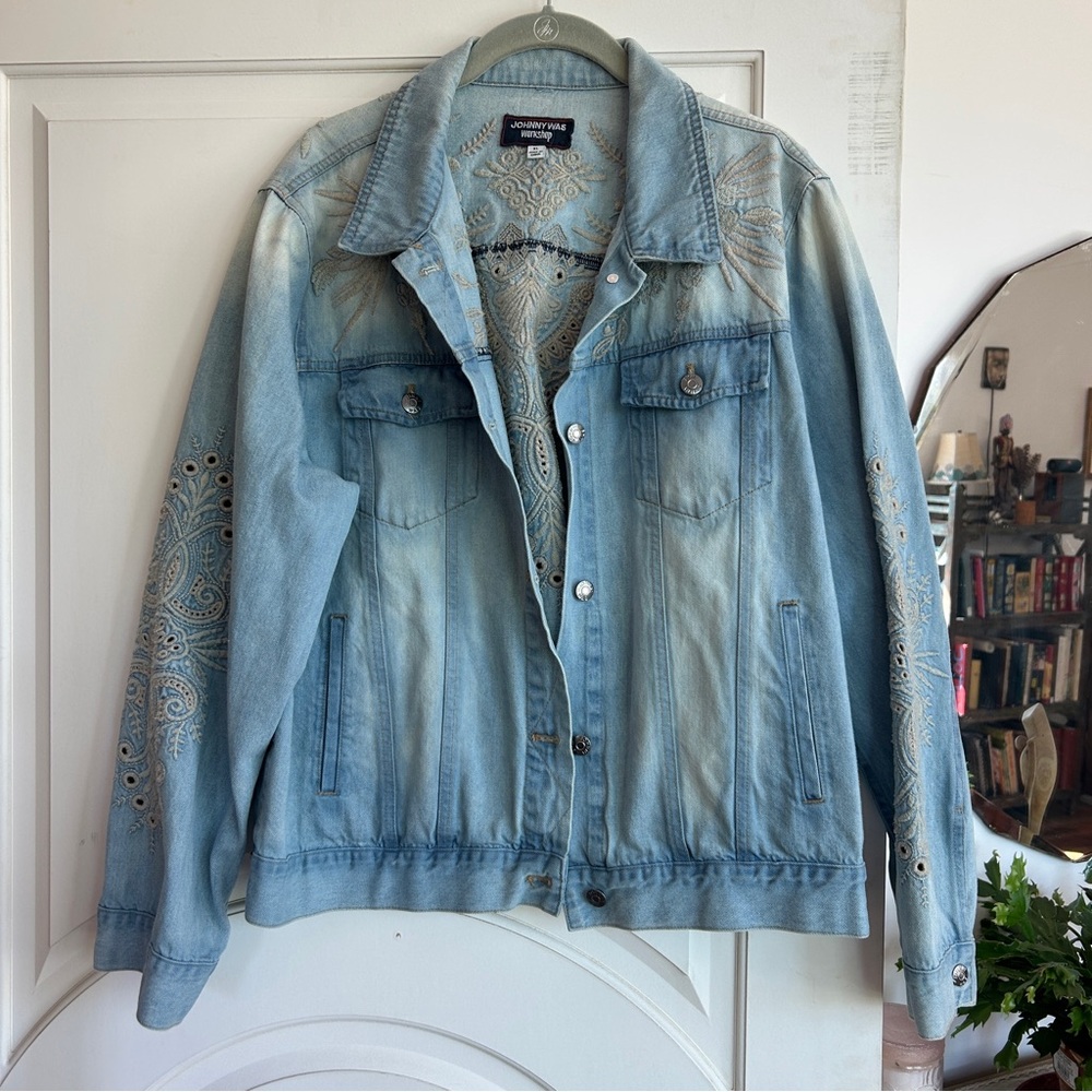 Johnny Was Light Blue Faded Floral Embroidered Jean Jacket EUC XL 🦋